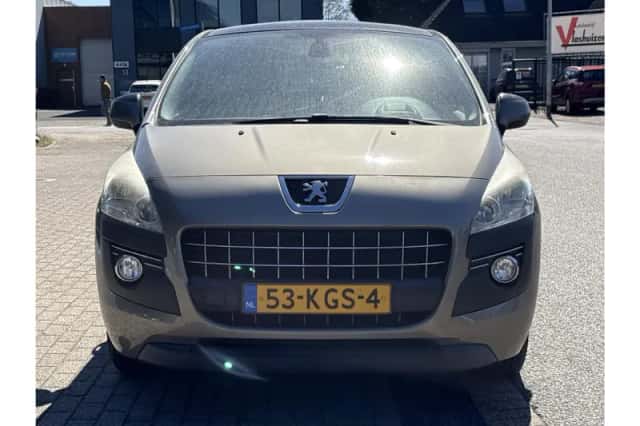 Peugeot 3008 (2009) thumbnail 5