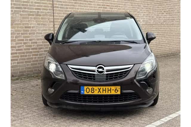 Opel Zafira (2012) thumbnail 5