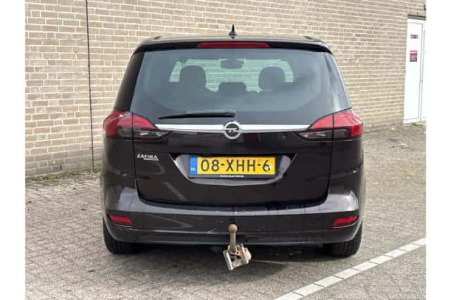 Opel Zafira (2012) thumbnail 6