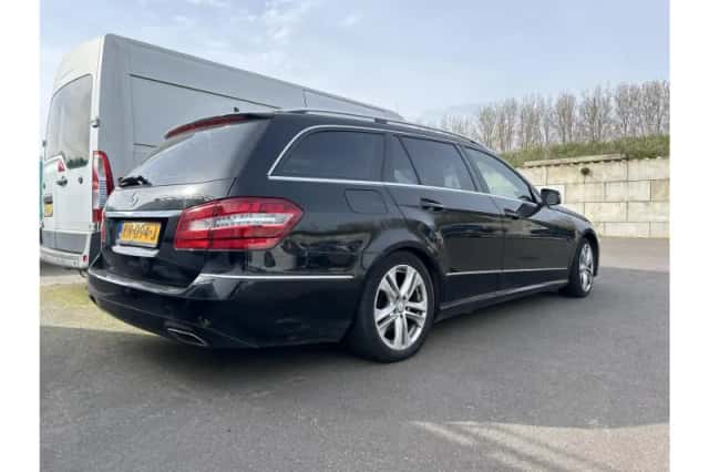 Mercedes-Benz E-Klasse (2012) thumbnail 4