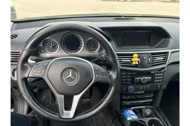 Mercedes-Benz E-Klasse (2012) thumbnail 6
