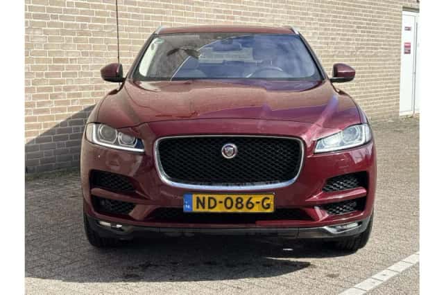 Jaguar F-Pace (2017) thumbnail 5