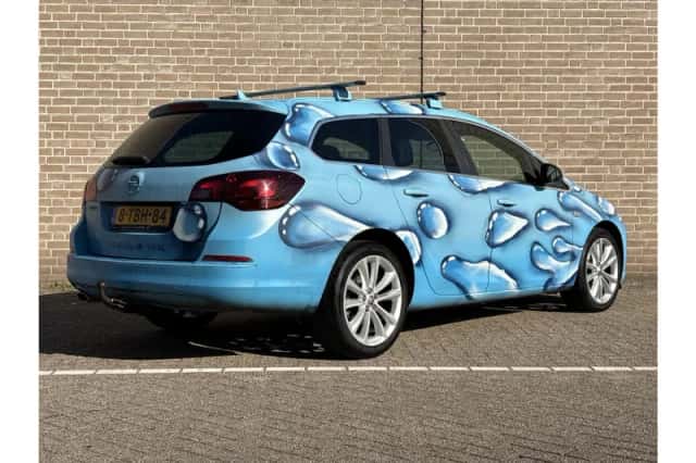 Opel Astra (2014) thumbnail 2