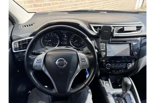 Nissan Qashqai (2016) thumbnail 3