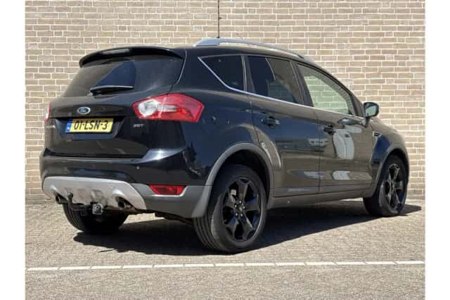 Ford Kuga (2011) thumbnail 2