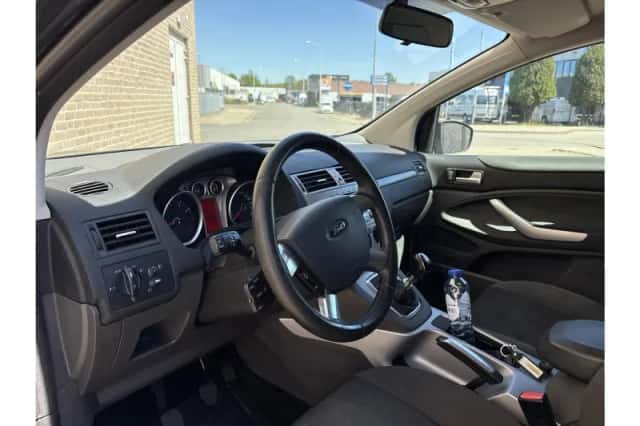 Ford Kuga (2011) thumbnail 3