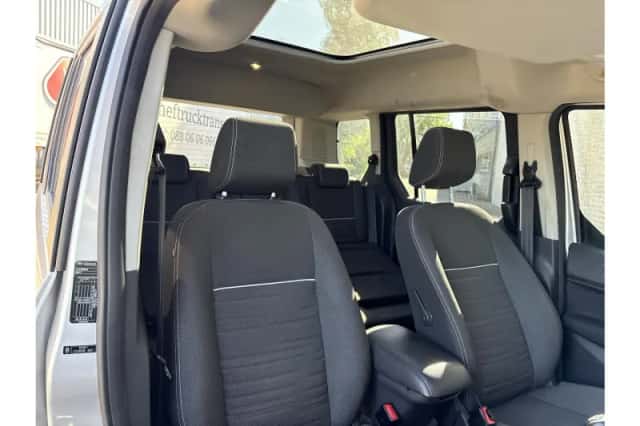 Ford Tourneo Connect (2015) thumbnail 4