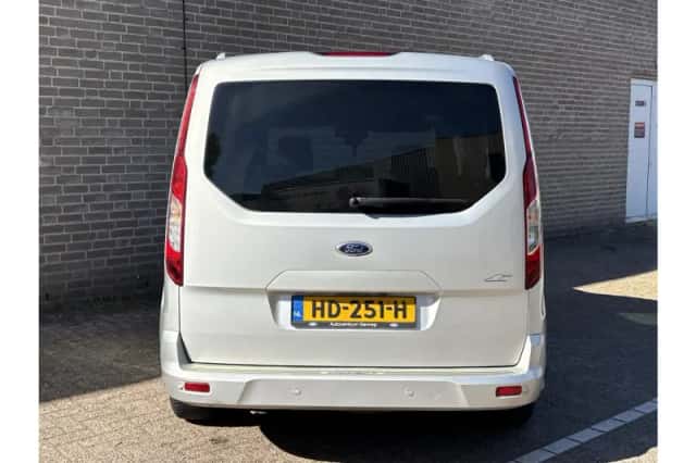 Ford Tourneo Connect (2015) thumbnail 6