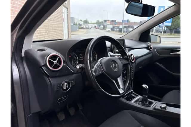 Mercedes-Benz B-Klasse (2012) thumbnail 3
