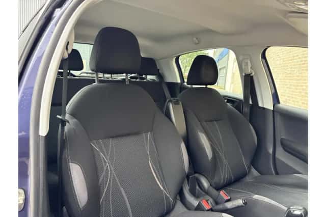 Peugeot 208 (2012) thumbnail 4