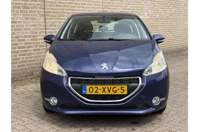 Peugeot 208 (2012) thumbnail 5