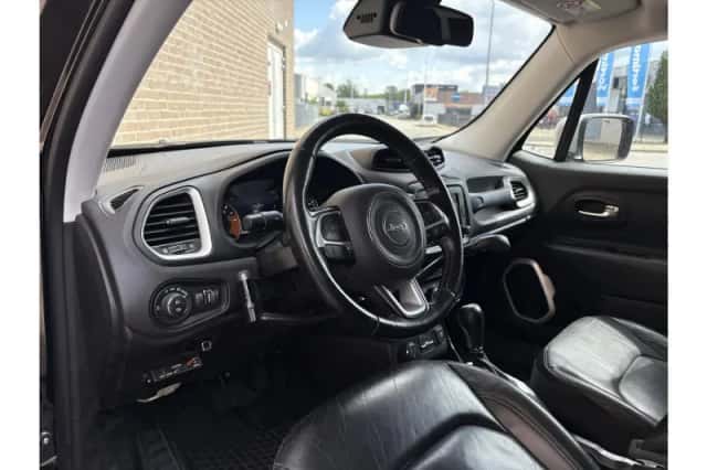 Jeep Renegade (2017) thumbnail 3