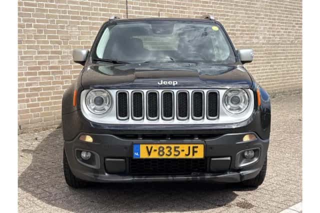 Jeep Renegade (2017) thumbnail 5