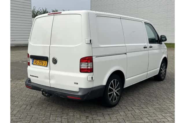 Volkswagen Transporter (2013) thumbnail 2