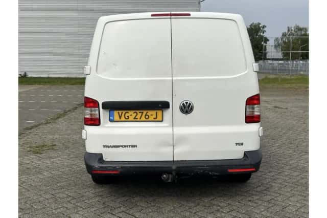 Volkswagen Transporter (2013) thumbnail 6