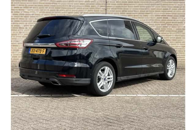 Ford S-Max (2015) thumbnail 2
