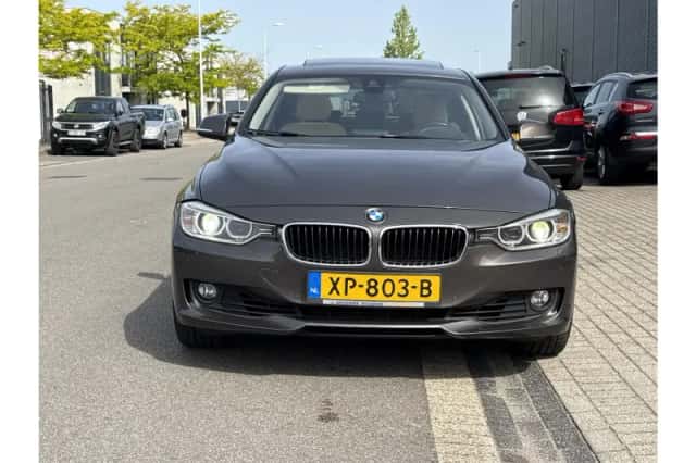 BMW 3-Serie (2012) thumbnail 5