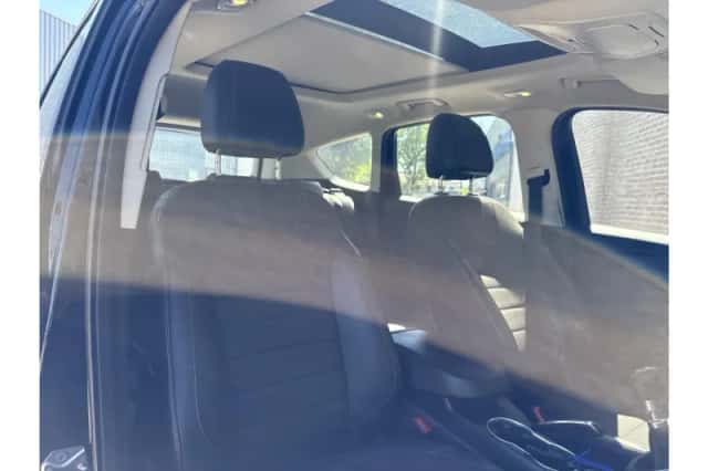 Ford Kuga (2016) thumbnail 4
