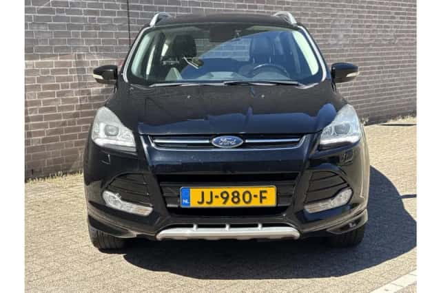 Ford Kuga (2016) thumbnail 5