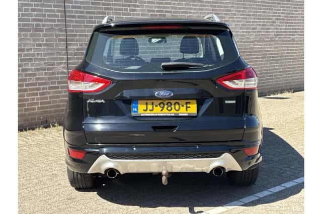 Ford Kuga (2016) thumbnail 6