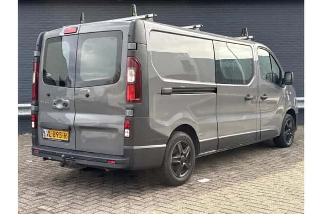 Renault Trafic (2015) thumbnail 2
