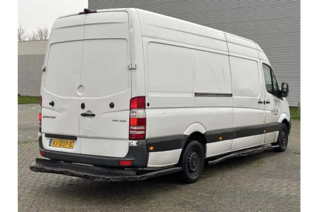 Mercedes-Benz Sprinter (2014) thumbnail 2
