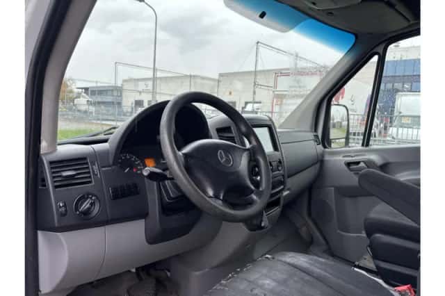 Mercedes-Benz Sprinter (2014) thumbnail 3