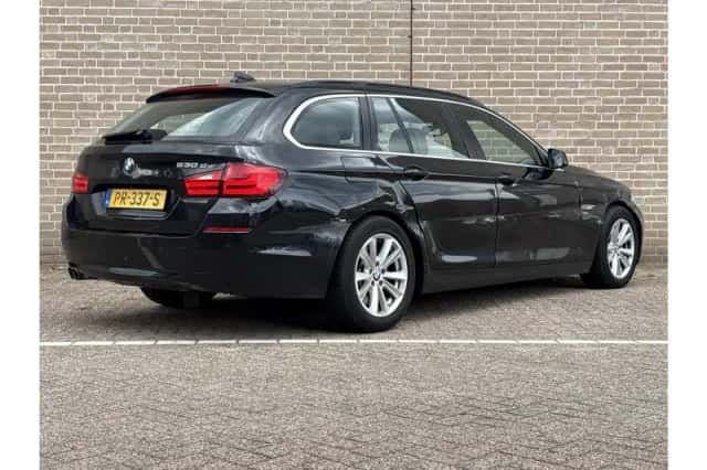 BMW 5-Serie (2011) thumbnail 2