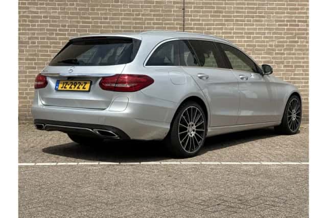 Mercedes-Benz C-Klasse (2016) thumbnail 2