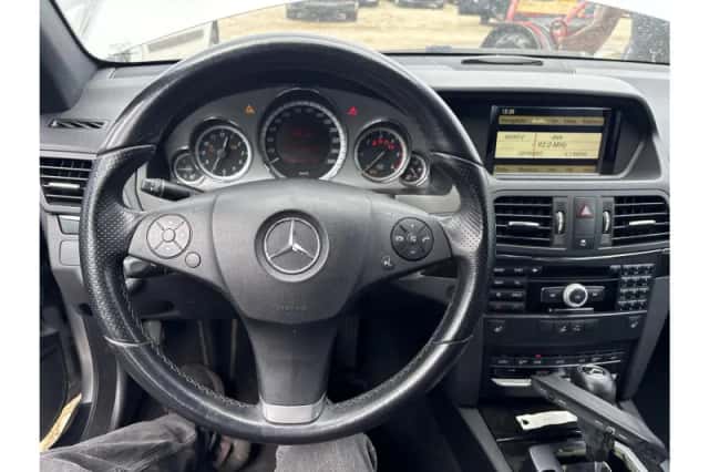 Mercedes-Benz E-Klasse (2009) thumbnail 3