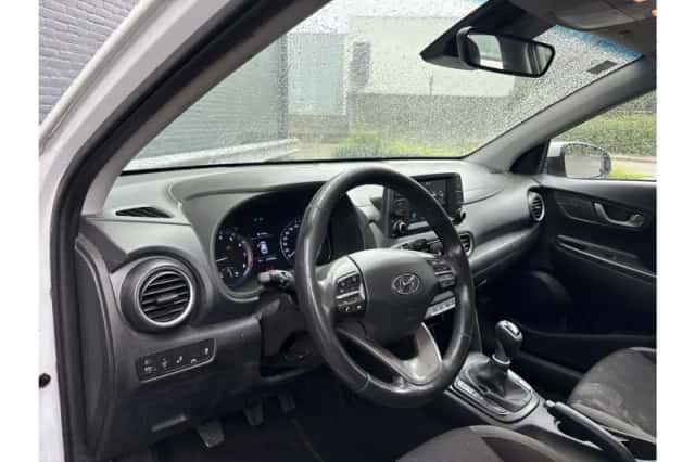 Hyundai Kona (2019) thumbnail 3