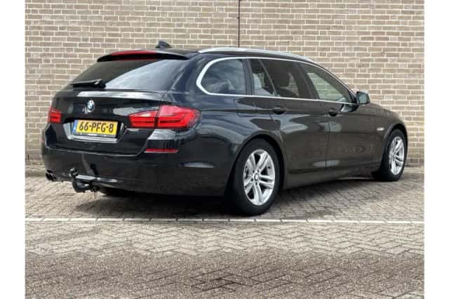 BMW 5-Serie (2011) thumbnail 2