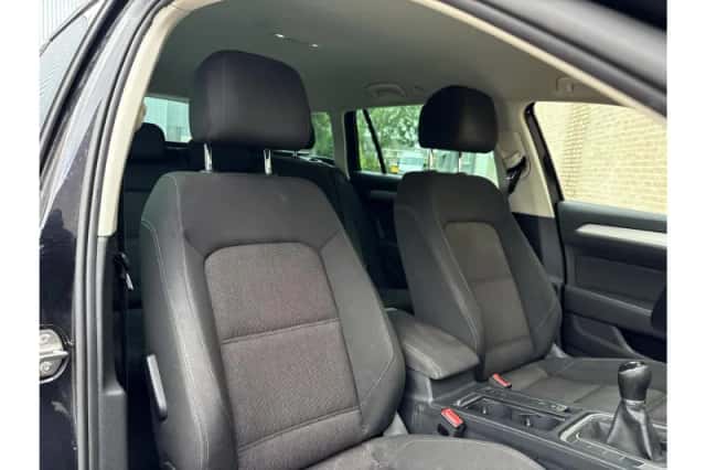 Volkswagen Passat (2015) thumbnail 4