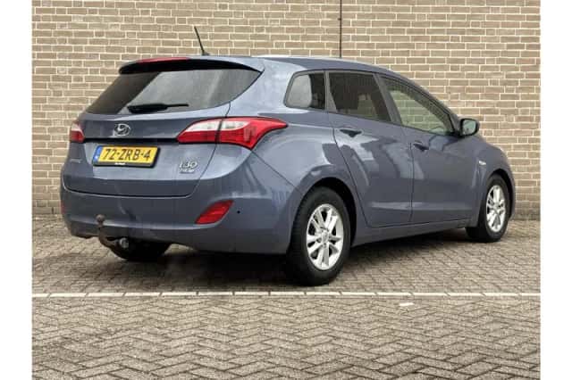 Hyundai i30 (2013) thumbnail 2