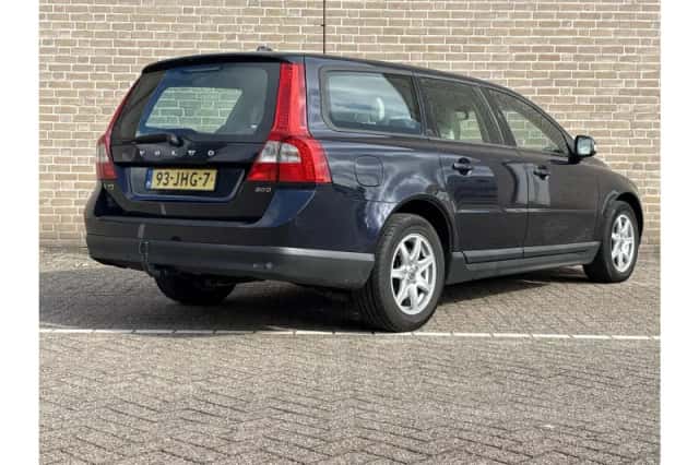 Volvo V70 (2009) thumbnail 2