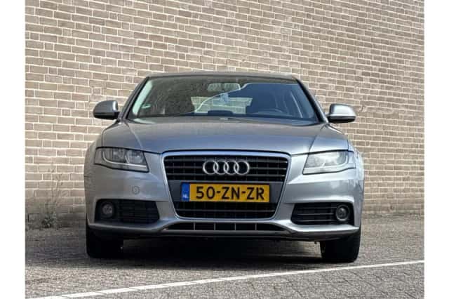 Audi A4 (2008) thumbnail 5