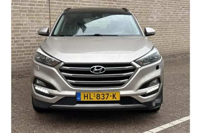 Hyundai Tucson (2015) thumbnail 5