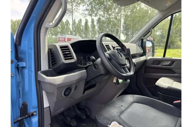 Volkswagen Crafter (2021) thumbnail 3
