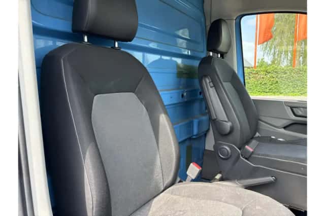 Volkswagen Crafter (2021) thumbnail 4