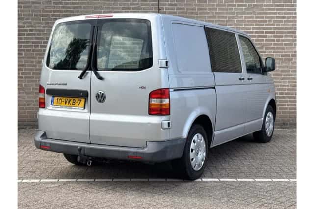 Volkswagen Transporter (2007) thumbnail 2