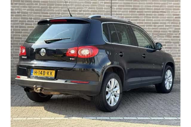 Volkswagen Tiguan (2009) thumbnail 2
