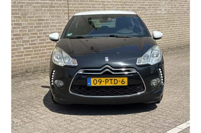Citroën DS3 (2011) thumbnail 2