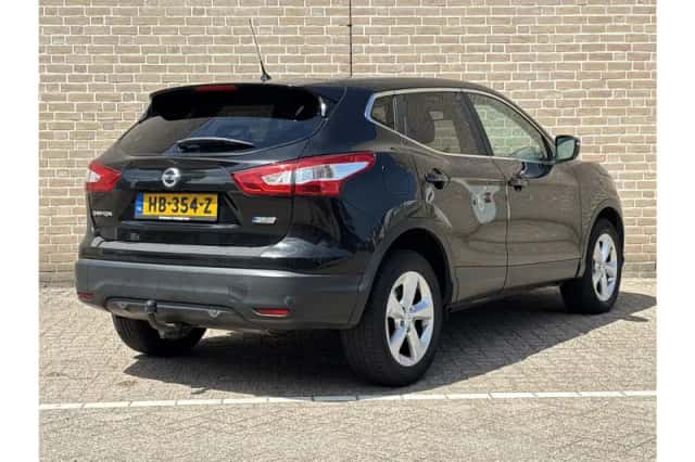 Nissan Qashqai (2015) thumbnail 2