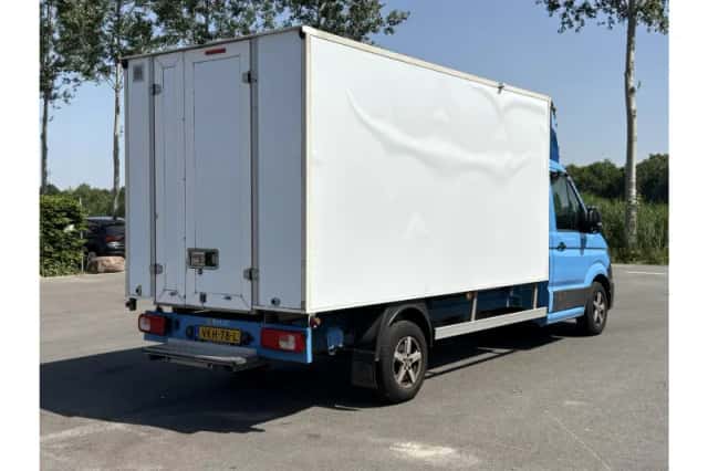 Volkswagen Crafter (2021) thumbnail 2