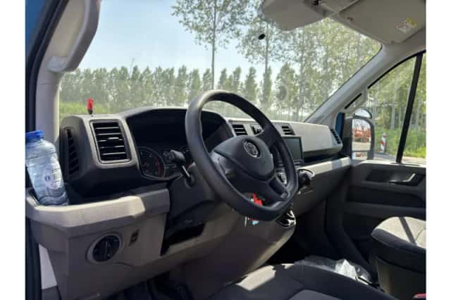 Volkswagen Crafter (2021) thumbnail 3