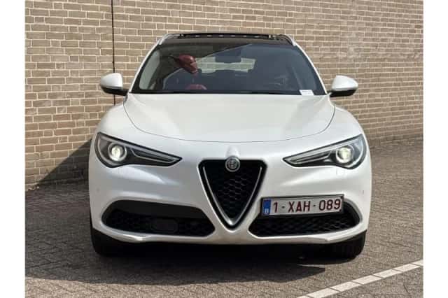Alfa Romeo Stelvio (2019) thumbnail 5