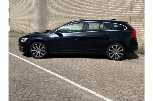 Volvo V60 (2013) thumbnail 3