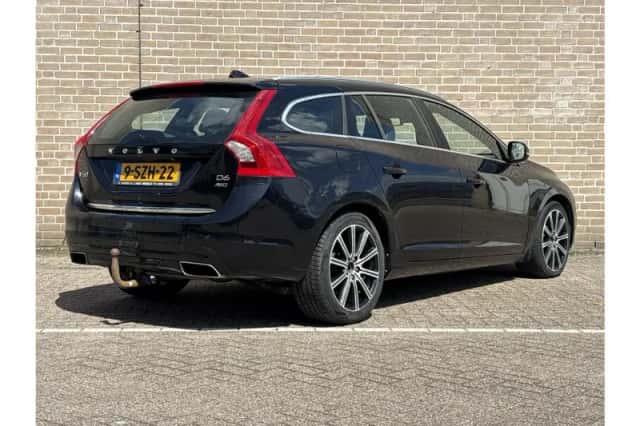 Volvo V60 (2013) thumbnail 4