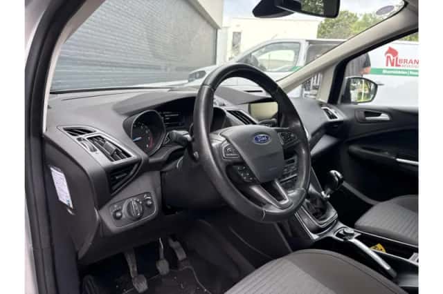 Ford C-Max (2016) thumbnail 3