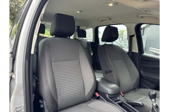 Ford C-Max (2016) thumbnail 4